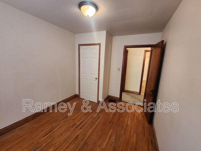 Building Photo - 1108 Hathaway Ave