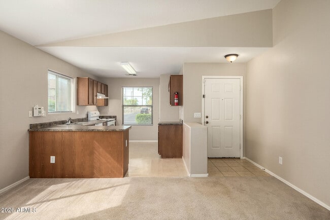 Building Photo - 3956 E Maplewood St