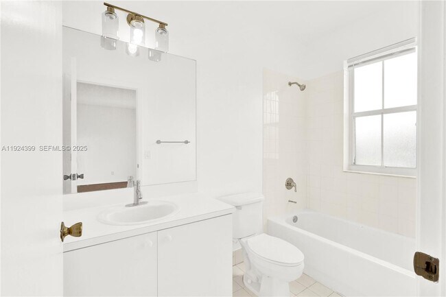 Building Photo - 5411 SW 125th Terrace