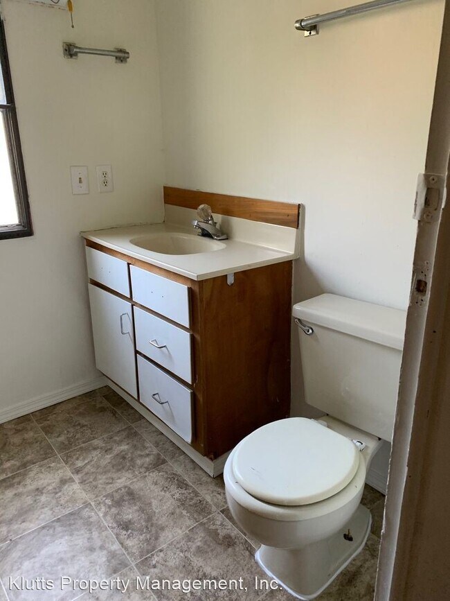 Building Photo - 2 br, 1.5 bath House - 608 John Fraley Drive