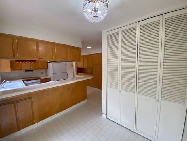 Building Photo - 3093 Hermitage Rd