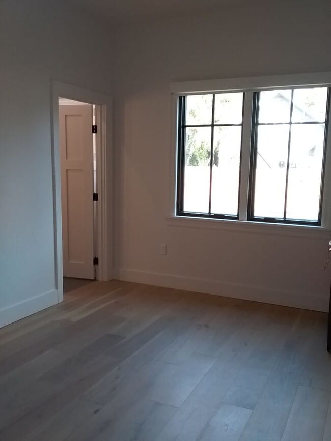 Building Photo - Completely Remodeled Single Family Home