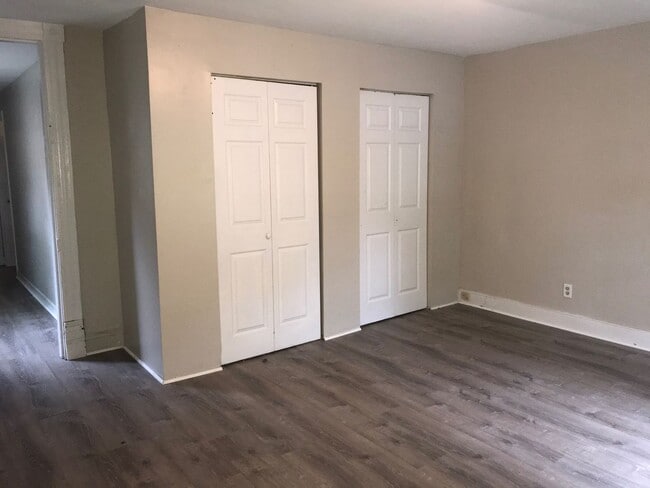 Building Photo - Spacious 2-3 bedroom home in Park Hill- Se...