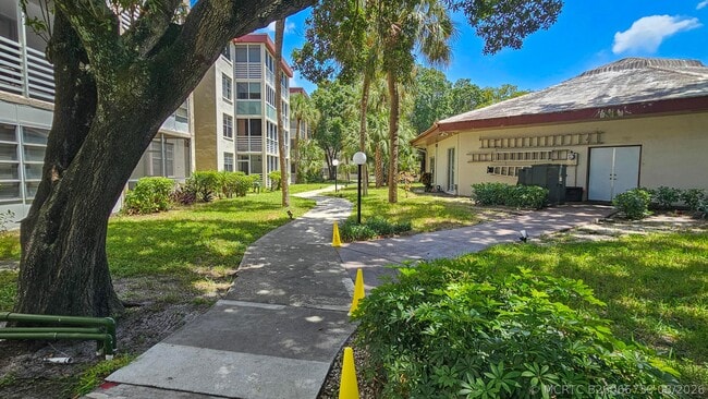 Building Photo - 2650 NW 49th Ave