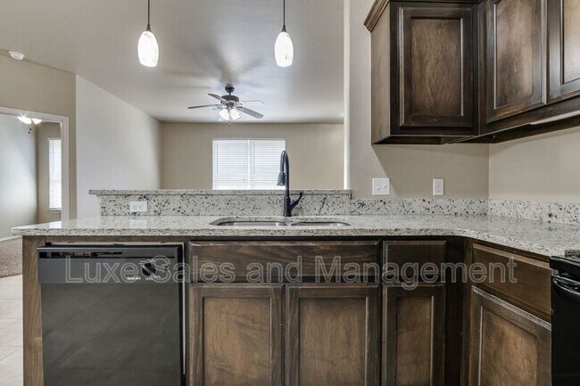 Building Photo - 1308 Garden Gate Dr