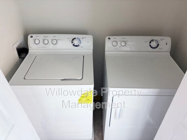 Building Photo - 6025 Kentworth Dr