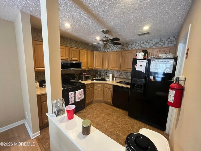 Building Photo - 19 Augusta Ct