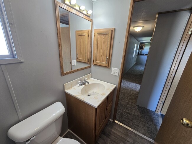 Building Photo - 700 W Ridgeway Ave