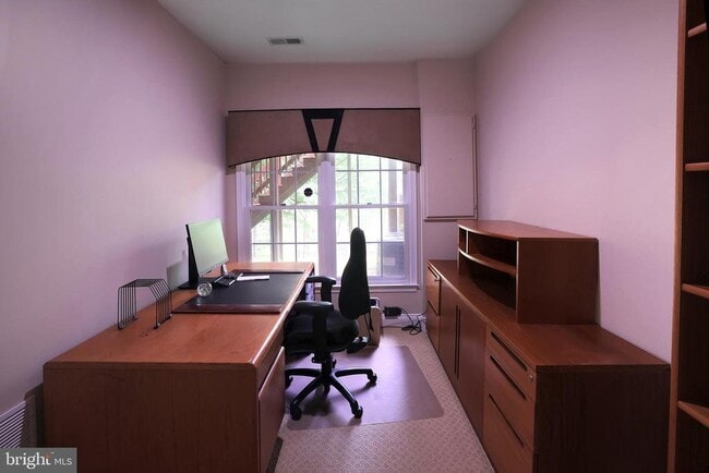Building Photo - 1200 Treasure Oak Ct