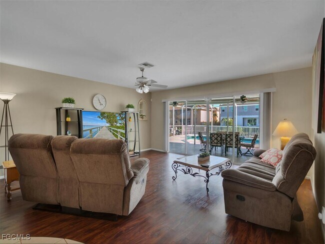 Building Photo - 908 SE 35th Terrace