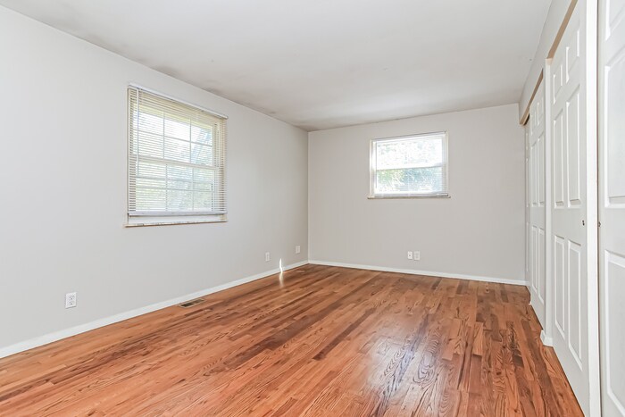 Building Photo - 8585 Sunlight Dr