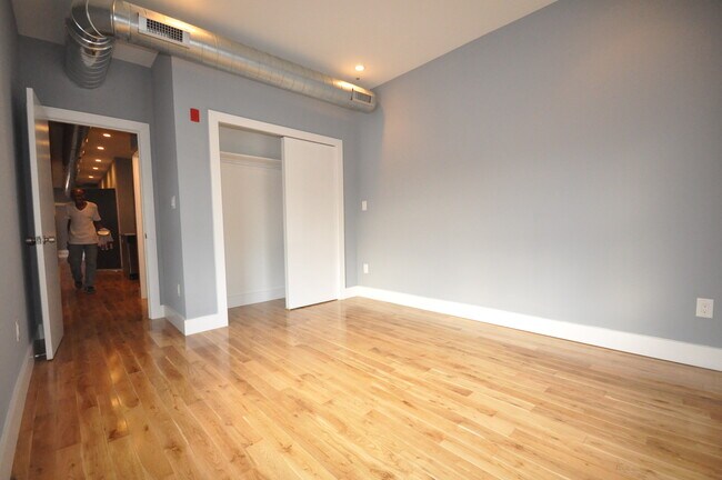Building Photo - 3226 Wallace St