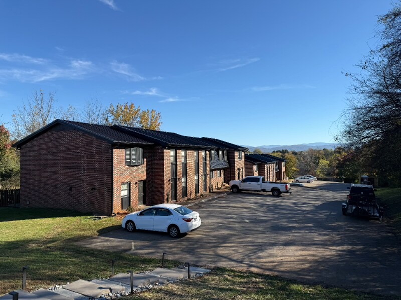 Building Photo - 120 Asbury Way