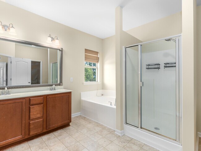 Building Photo - 533 Panorama Park Pl