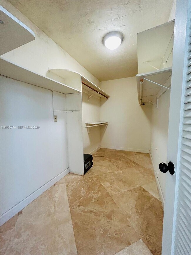 Building Photo - 5825 Collins Ave