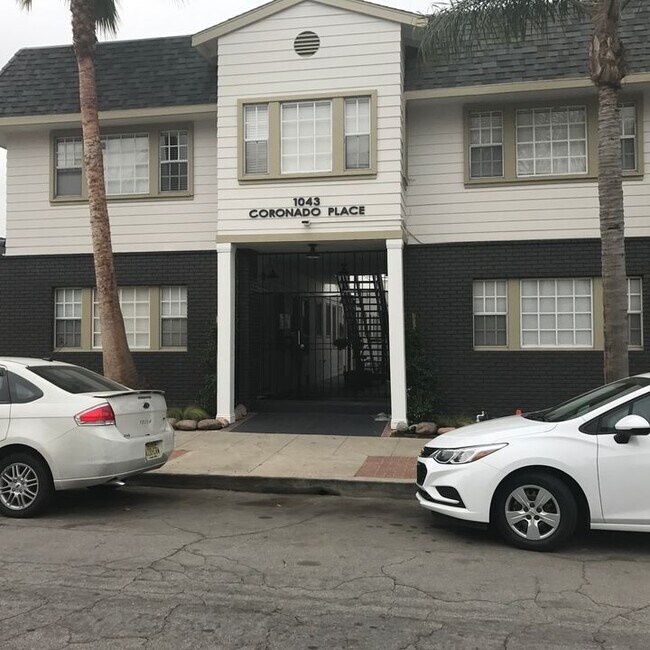 Primary Photo - 1043 Coronado Ave,