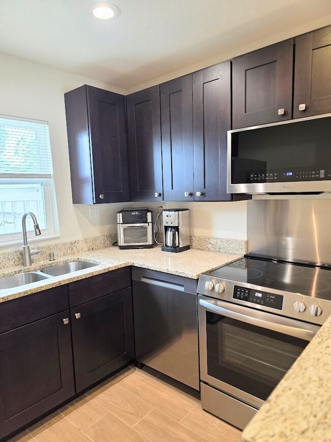 Building Photo - Islands Community Condo