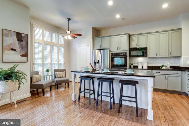 Building Photo - 1601 Colonial Hills Dr