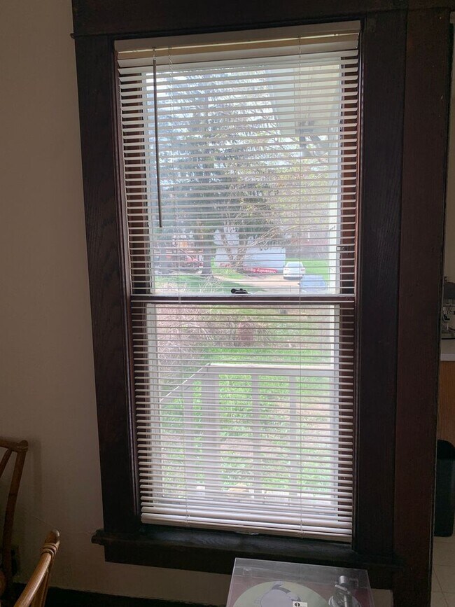 Building Photo - 418 S Orchard St