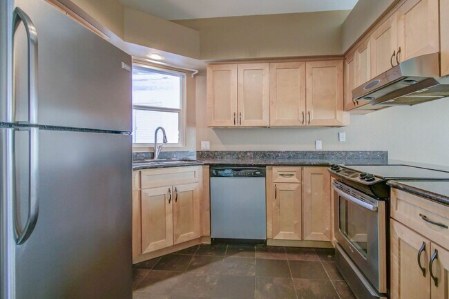 Building Photo - 1224 W Boxelder Cir