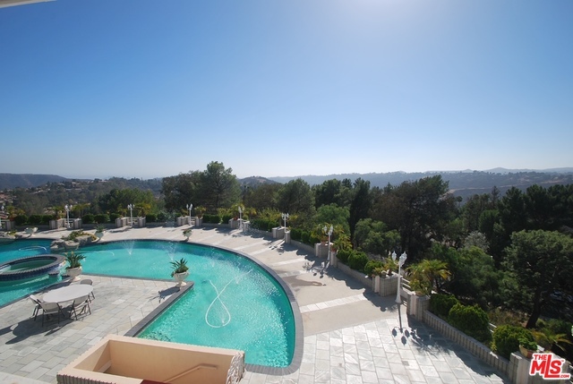 Building Photo - 14430 Mulholland Dr