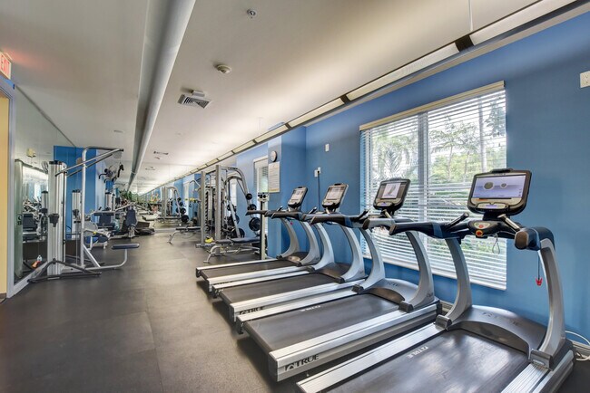 Building Photo - 700 E Boynton Beach Blvd