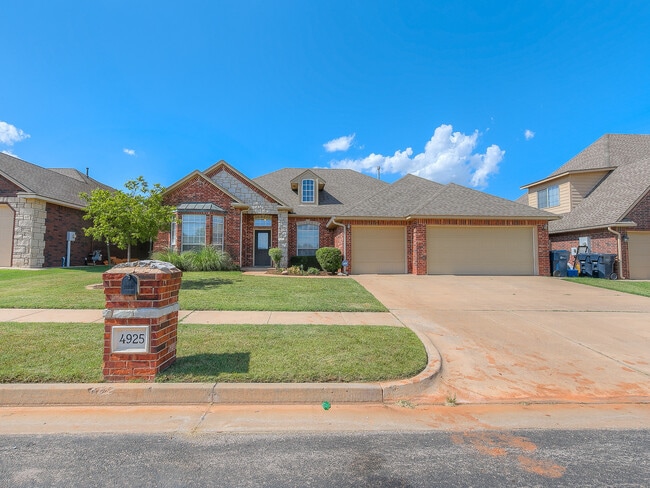 Building Photo - Lone Oak Ridge + Gated Community + 4 beds/2.5 Baths + Storm Shelter + Deer Creek Schools