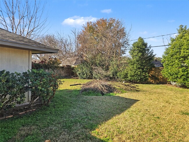 Building Photo - 9119 Glenbury Dr