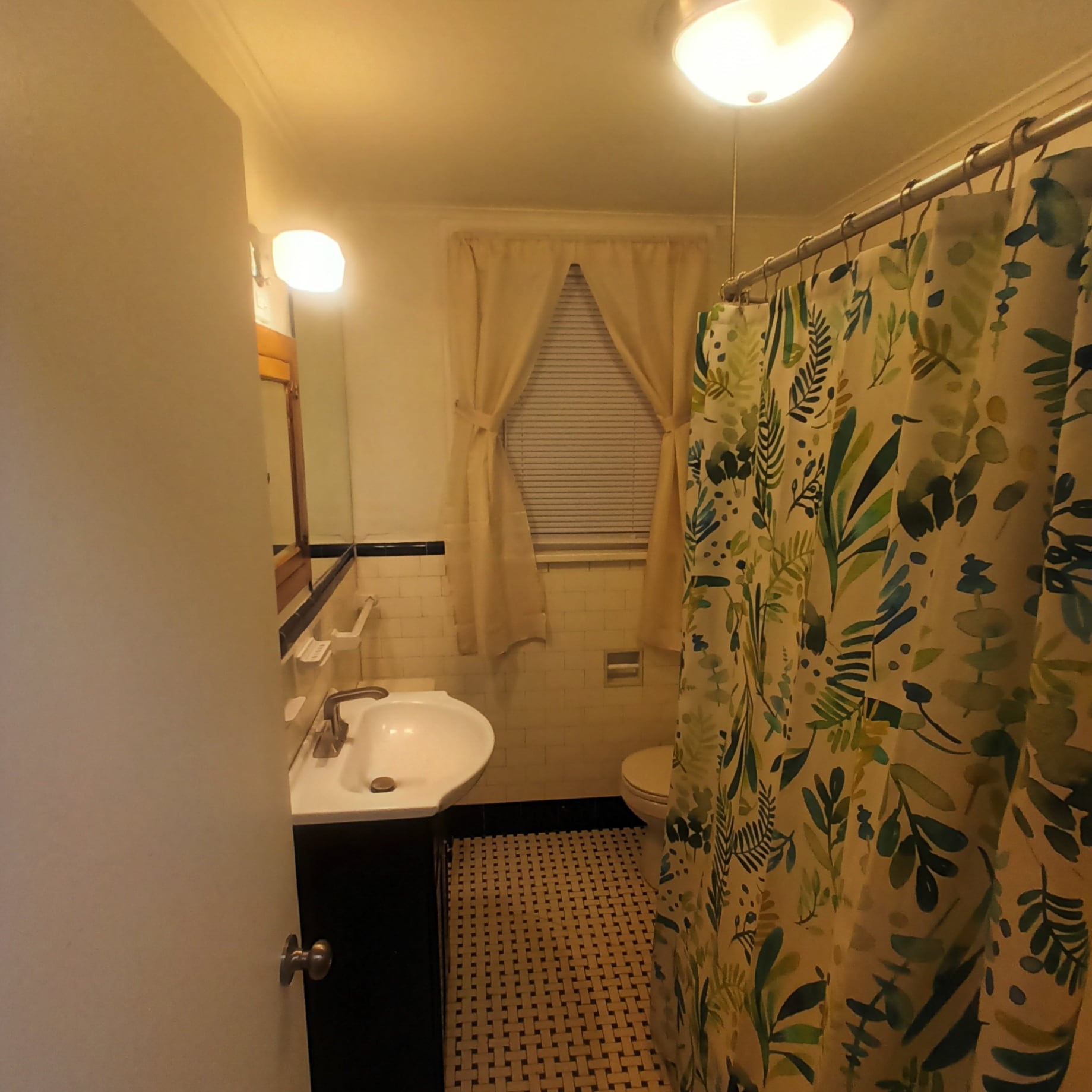 Bathroom - 720 E 2nd Ave
