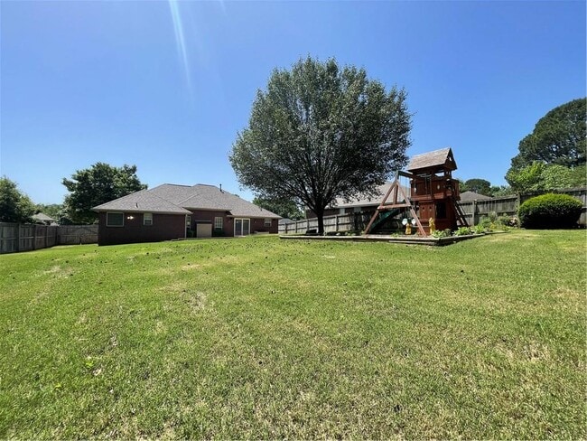 Building Photo - 2770 N Ashbrook Dr