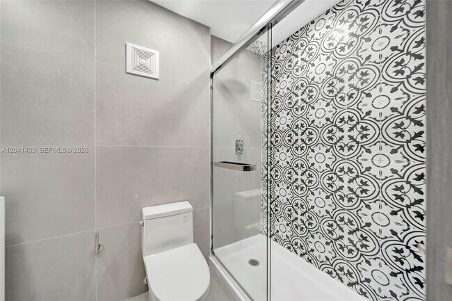 Building Photo - 1083 W 38th St