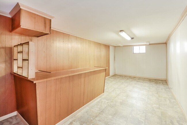 Building Photo - 3445 SE 45th St