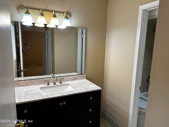 Building Photo - 11695 Tanager Dr