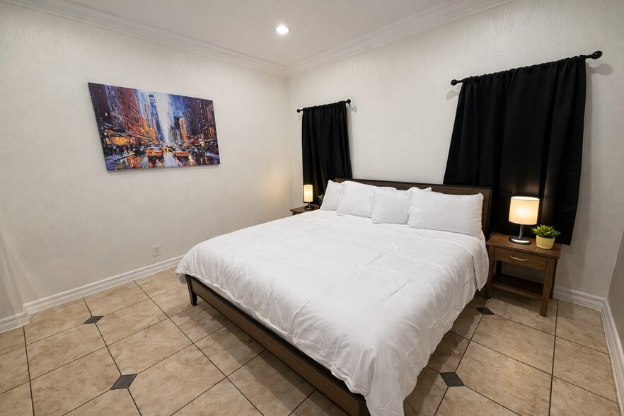 Building Photo - 1014 Brown St