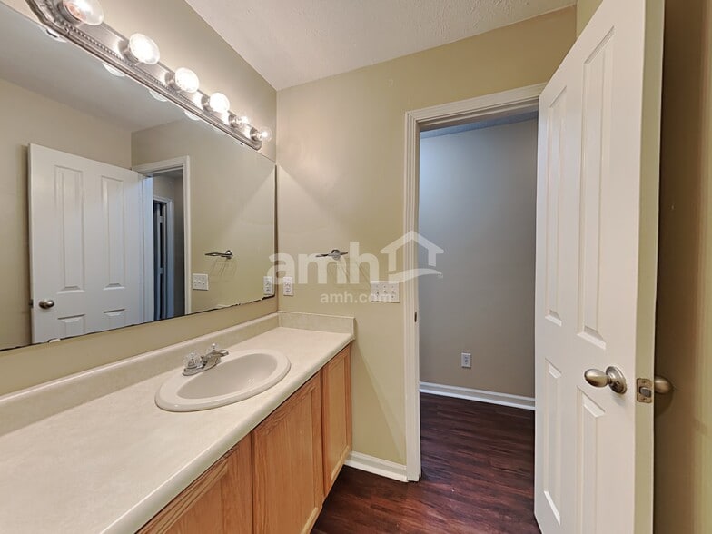 Building Photo - 136 Brooks Bnd