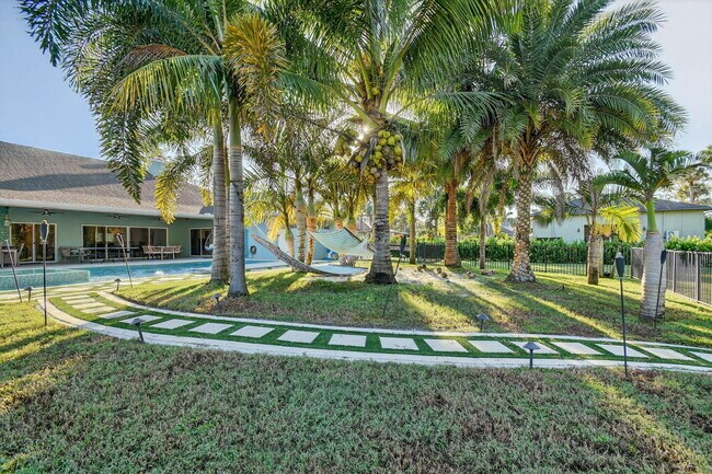 Building Photo - 13172 Doubletree Cir