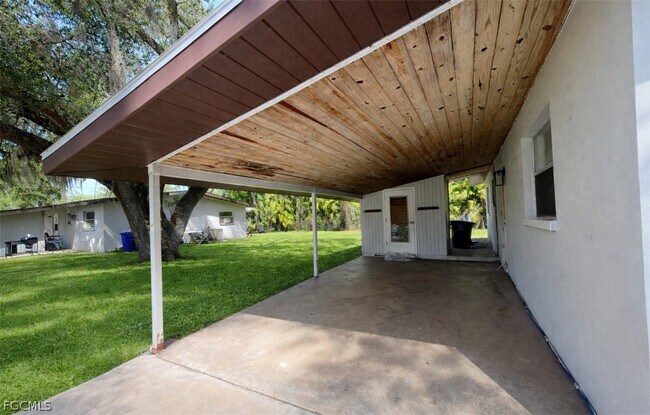 Building Photo - 917 Freemont St