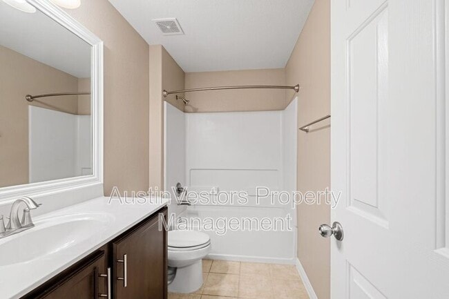 Building Photo - 700 Mandarin Flyway