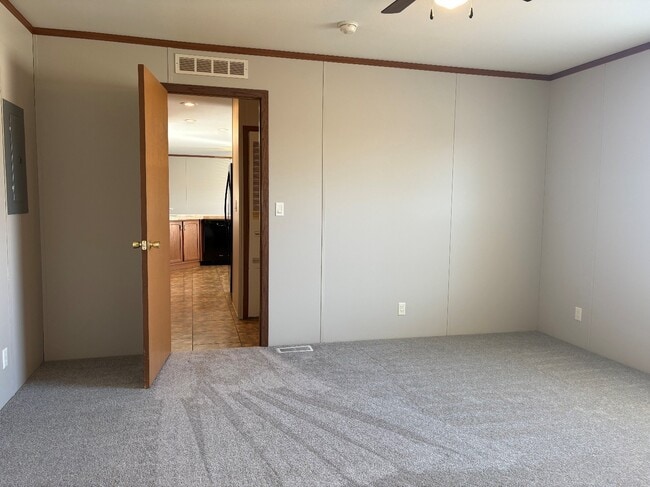 Building Photo - 2131 Windover Dr