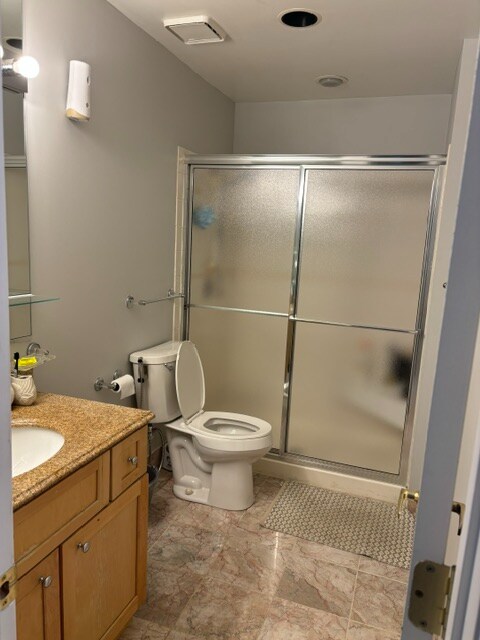 Building Photo - 493 Le Parc Cir