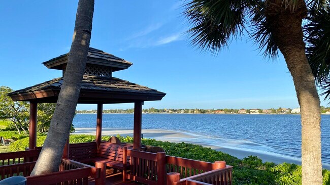 Building Photo - 107 Half Moon Cir