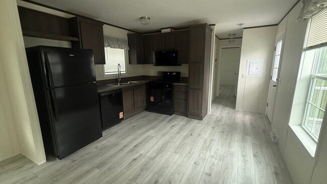 Building Photo - 11 Starling Ln