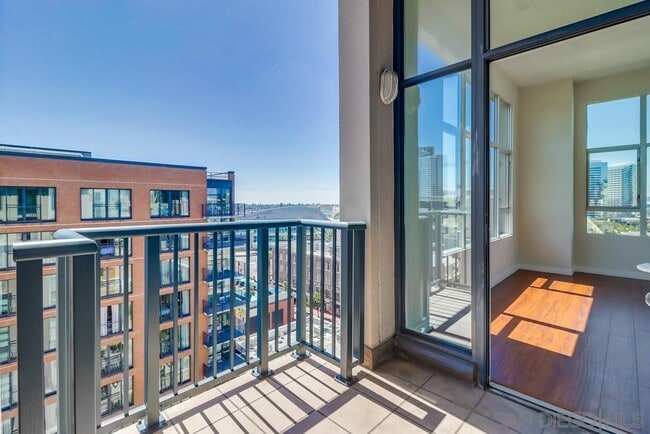 Building Photo - 530 K St