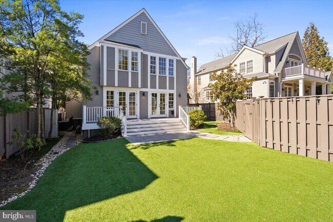 Building Photo - 3213 Foxhall Rd NW