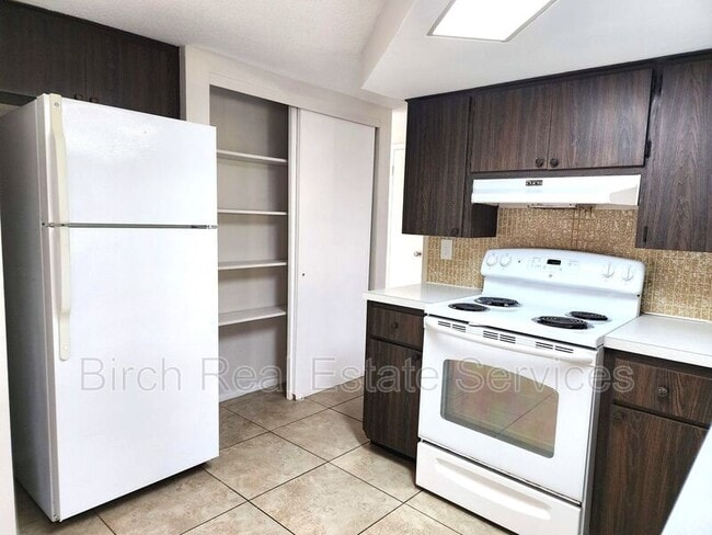 Building Photo - 1708 Springdale Dr