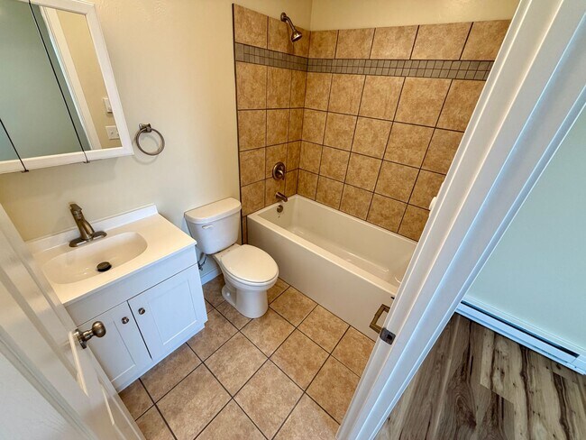 Building Photo - 1380 Cleveland St