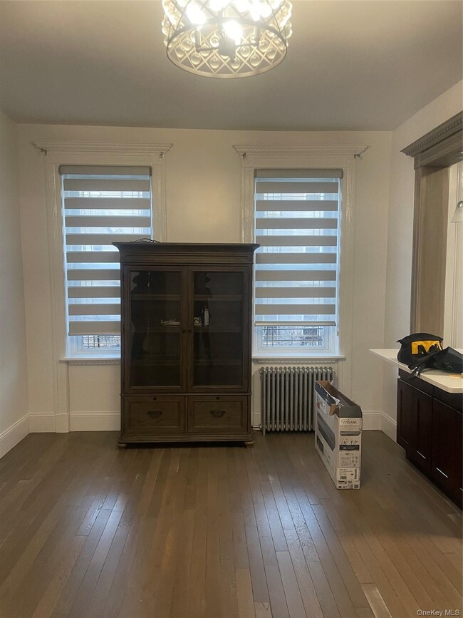 Building Photo - 17-20 Menahan St