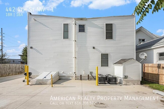 Building Photo - 442 4th St NW