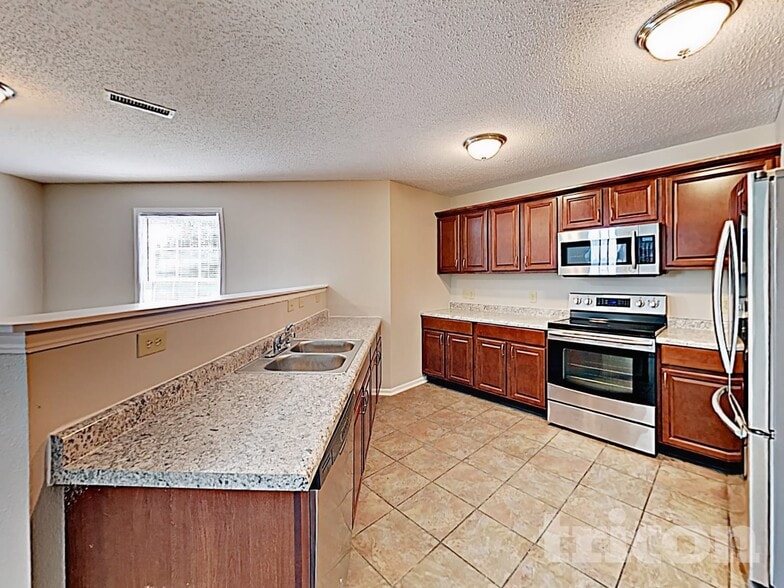 Building Photo - 10813 Inspiration Dr