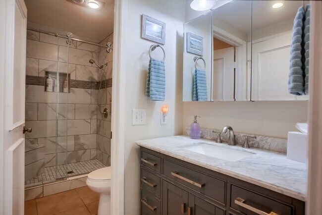 Building Photo - 190 Del Mar Shores Terrace